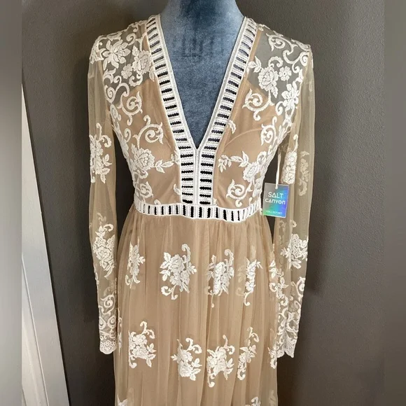 NWT Forever 21 Embroidered Lace Dress Size S - Picture 4 of 13